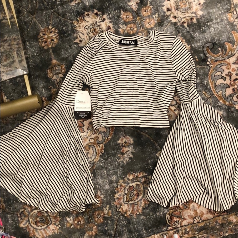 Crop top flare sleeves